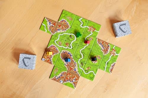 product-Asmodee---Carcassonne---Jeu-de-Société-Moderne-pour-Enfants-dès-7-Ans---2-à-5-Joueurs---A-Jouer-en-Famille---35-Min---Niveau-Facile---Construis-Le-Plateau-de-Jeu-à-Mesure---en-Français-3.jpg