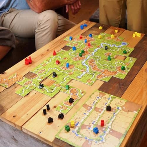 product-Asmodee---Carcassonne---Jeu-de-Société-Moderne-pour-Enfants-dès-7-Ans---2-à-5-Joueurs---A-Jouer-en-Famille---35-Min---Niveau-Facile---Construis-Le-Plateau-de-Jeu-à-Mesure---en-Français-4.jpg